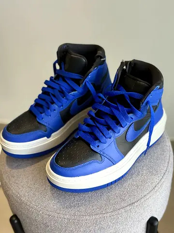 Nike High-Top Sneakers – New