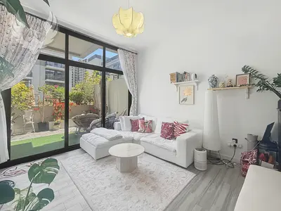 Exclusive | Furnished | Large Terrace | VOT