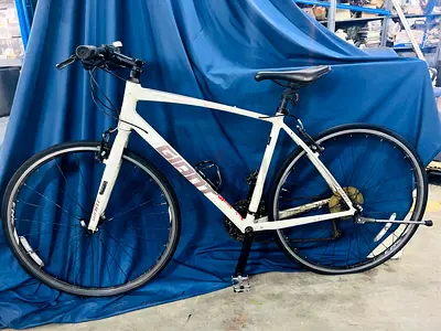 Road or hybrid bike Giant