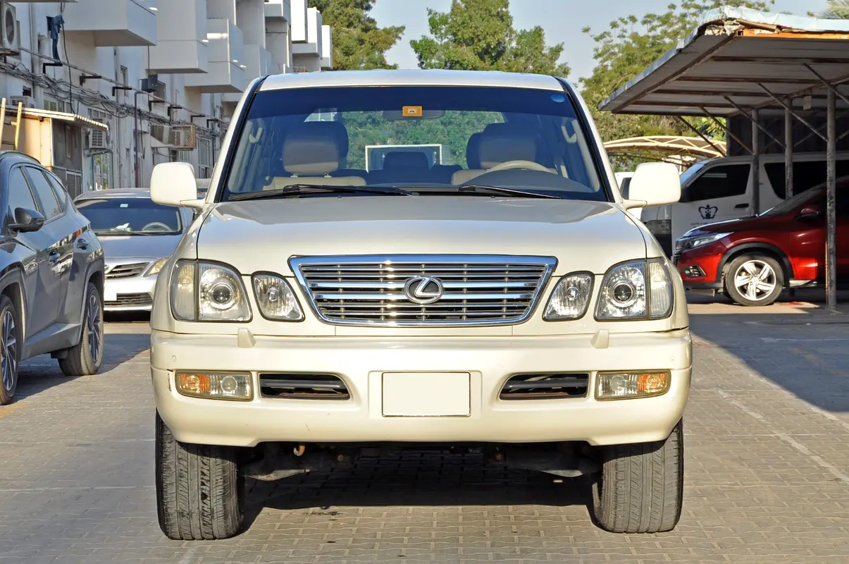 Lexus LX-Series 1998 — photo 1 of 17