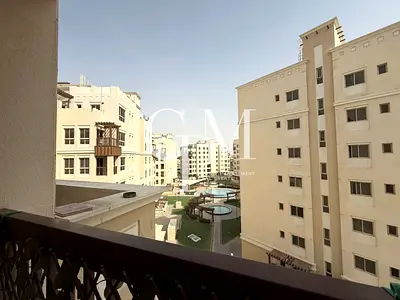 استوديو مفروش | مطبخ منفصل | شرفتان | إطلالة على الحديقة