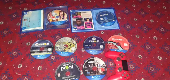 Ps4 orignal controller with sum cds