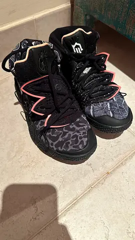 Nike kyrie hybrid s2  what the