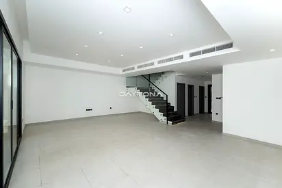 5 BED LUXURY VILLA | BRAND NEW | WITH LIFT