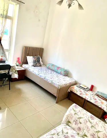 Sea-Facing Premium Private Room for Ladies :-Rolla park