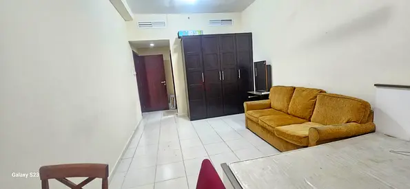 Sharing Bedroom for Indian family ready to Move Dubai border( kerala /Tamil )