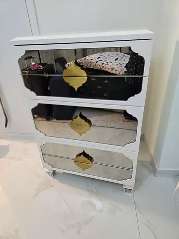 Elegant Mirrored Dresser with 6 Drawers