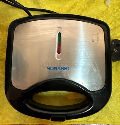 Sonashi Sandwich Maker / Grill - Works Fine