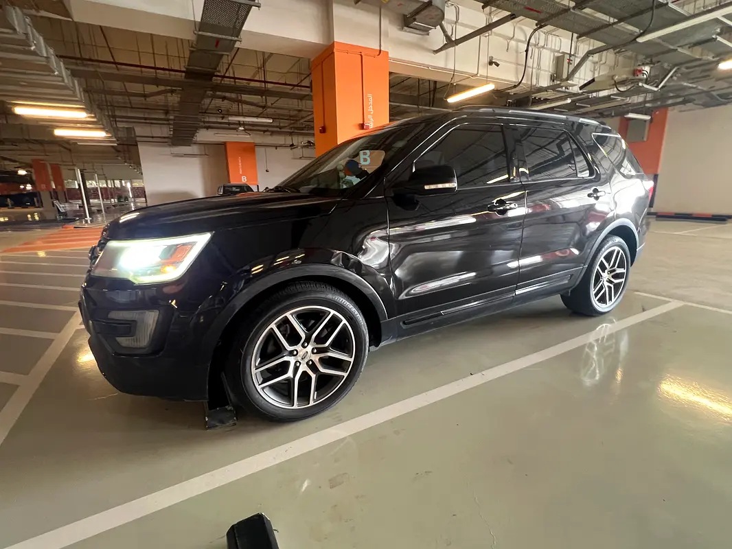 Ford Explorer 2016 — photo 1 of 18