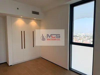 Brand New | Distress | open view |