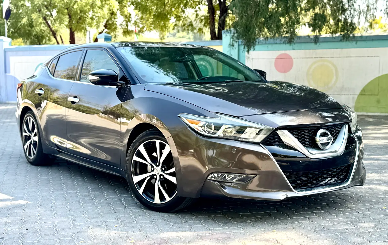 Nissan Maxima 2017 — photo 1 of 19