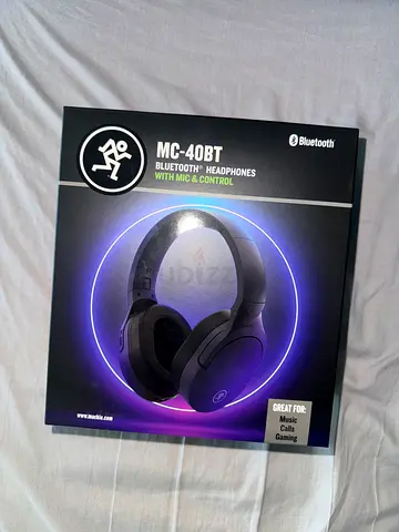 Mackie MC-40BT Professional Bluetooth Headphones