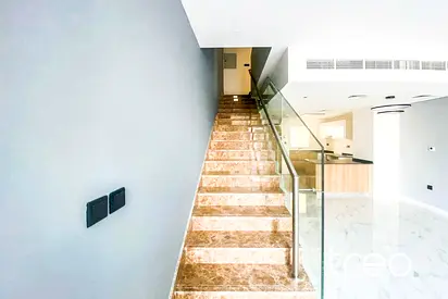 Single Row | Large Layout | Flexible Price