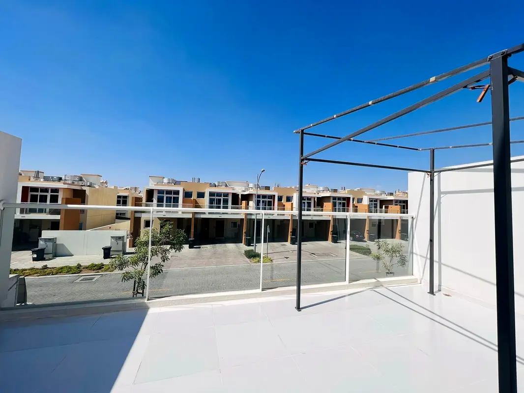 Spacious Middle Unit | Family Community | VOT