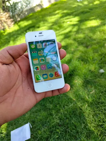 iPhone 4. 16gb