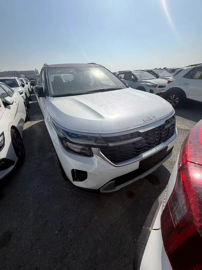 Kia Seltos 2025 — photo 1 of 6