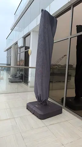Roma Cantilever Umbrella