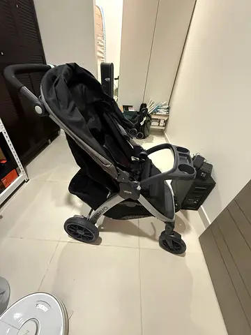 Chicco Bravo Travel System with car seat – Excellent Condition!