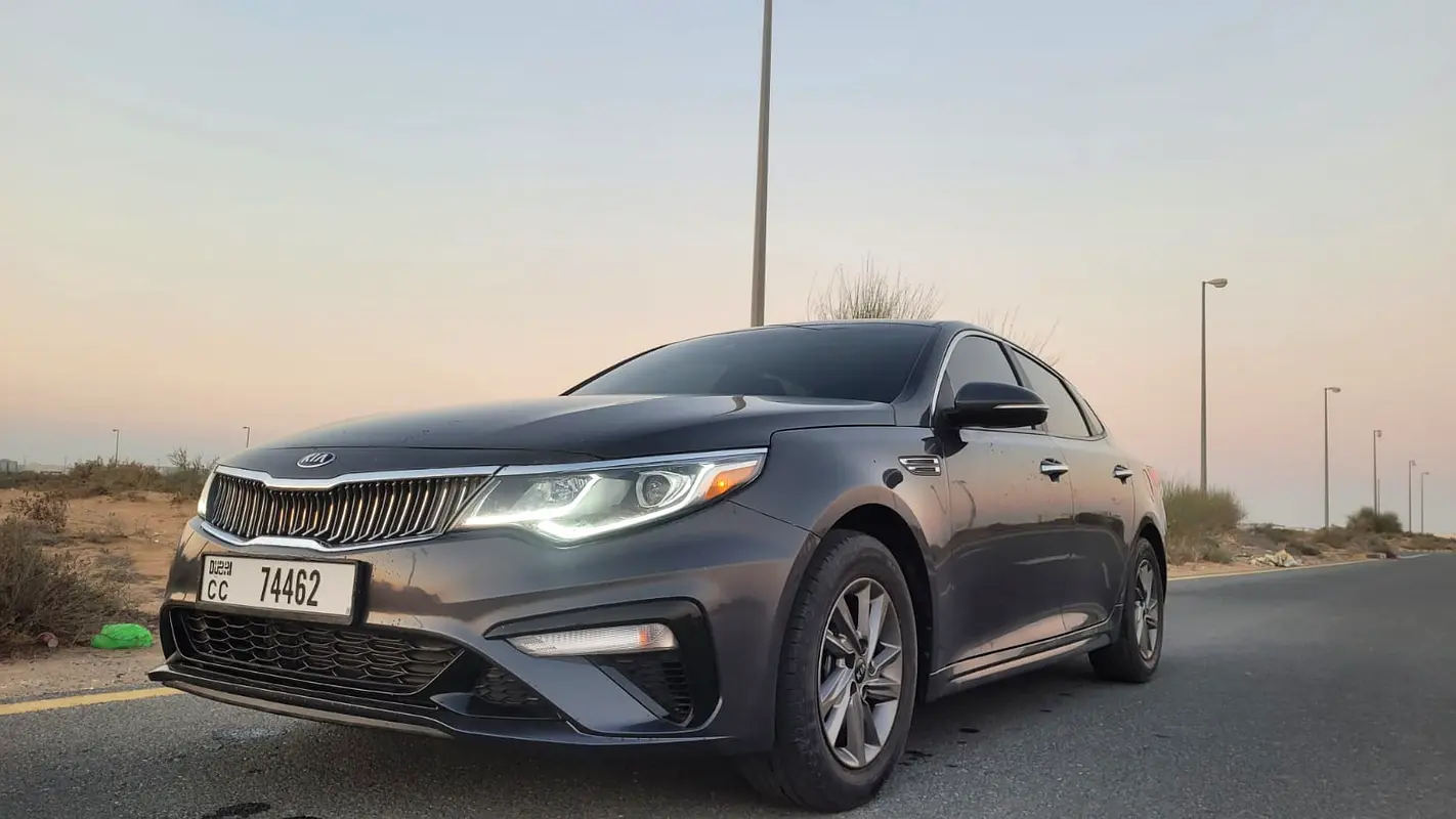 Kia Optima 2020 — photo 1 of 10