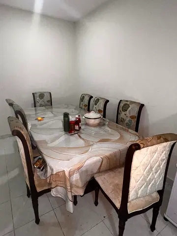 🔥 Urgent Sale – Dining Table + 4 Chairs – Only 250 AED 🔥