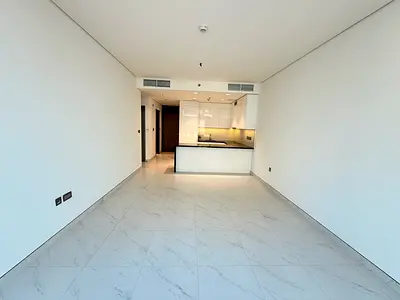 Lagoon View 1BR | Bright and Sunny | Vacant Now