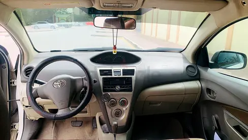 TOYOTA YARIS 2009 10000/-