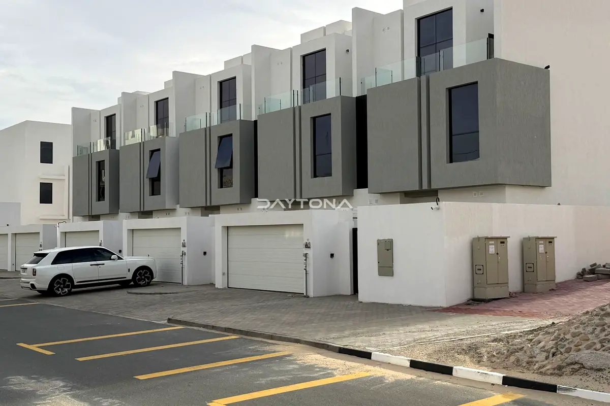 NEWLY BUILT | 5 BED+MAID VILLA | PERFECT FOR FAMILY | MIRDIF