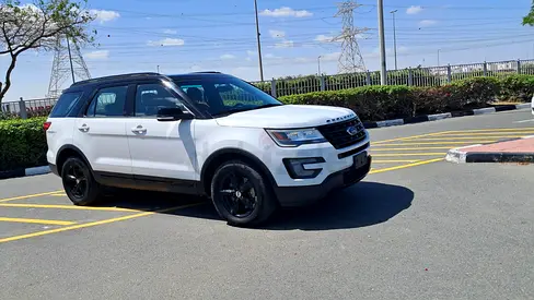 Ford explorer XLT 2017 full option car GCC spec single owner accident free