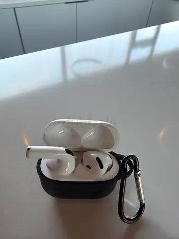 Apple AirPods 4