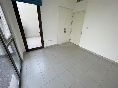 Single row | Spacious | Near Amenities