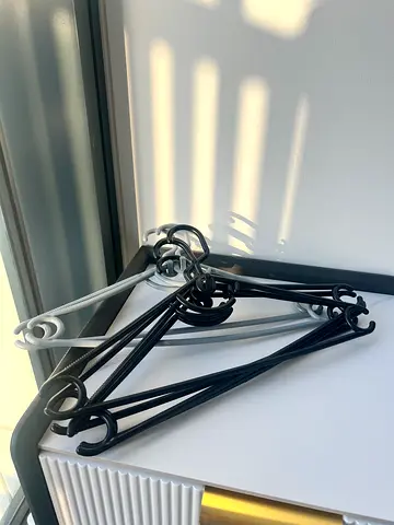 5x New Clothes Hangers