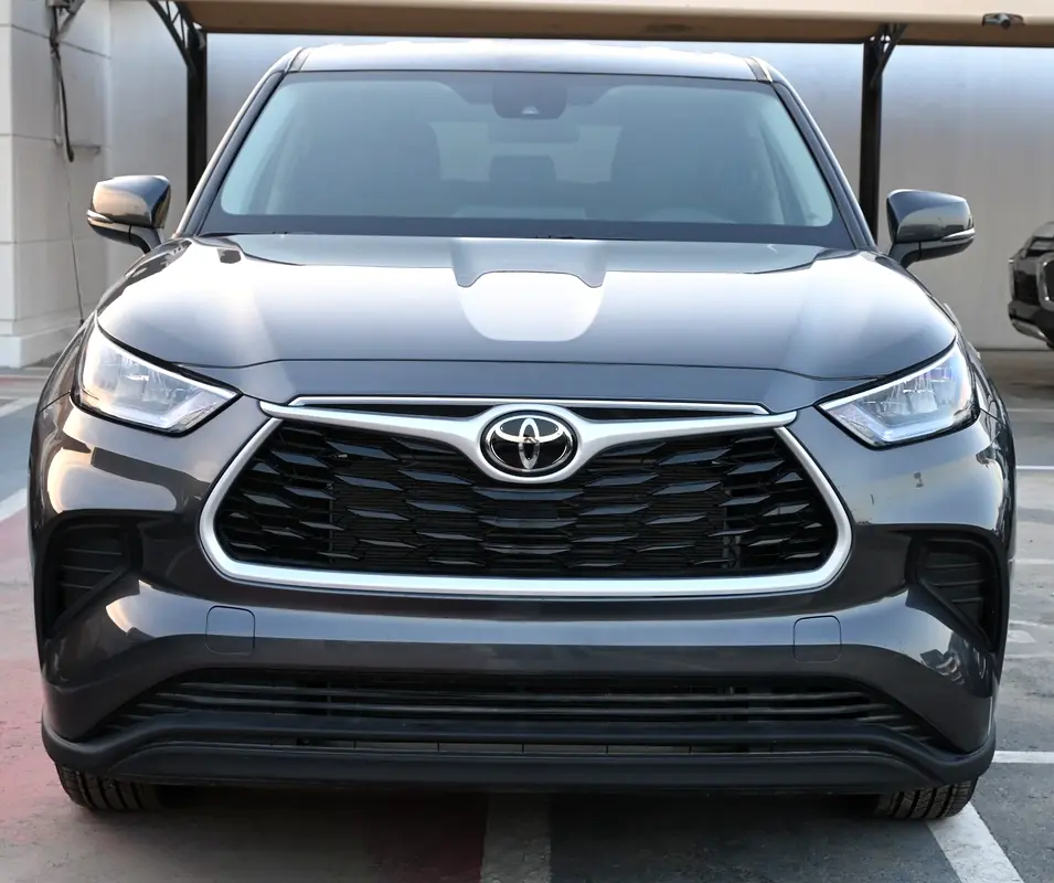 Toyota Highlander 2023 — photo 1 of 15