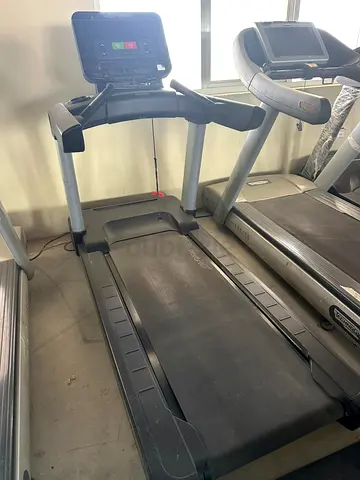 Life fitness Heavy-Duty Treadmill for Sale