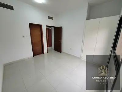ارقي واشيك للإيجار سنوي في النعيمية 1: 2 غرف وصالة، 2 حمام، بلكونة، تكييف مركزي، خزائن بالحائط، أول ساكن، الإيجار 45,000 درهم على 6 دفعات موقع ممتاز .