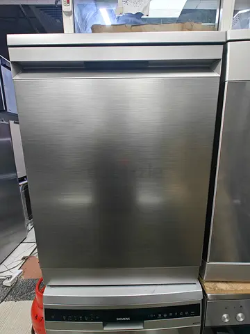Samsung dishwasher latest model in excellent condition like new