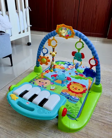 Baby mat with piano