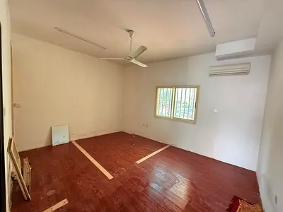 استوديو _ الكورنيش عجمان _ تكييف مركزي _ سكن عائلات