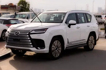 2025 Lexus LX 700h Signature - GCC Specs - Brand New