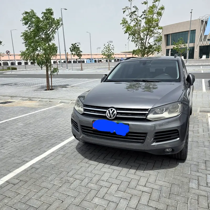 Volkswagen Touareg 2015 — photo 1 of 10