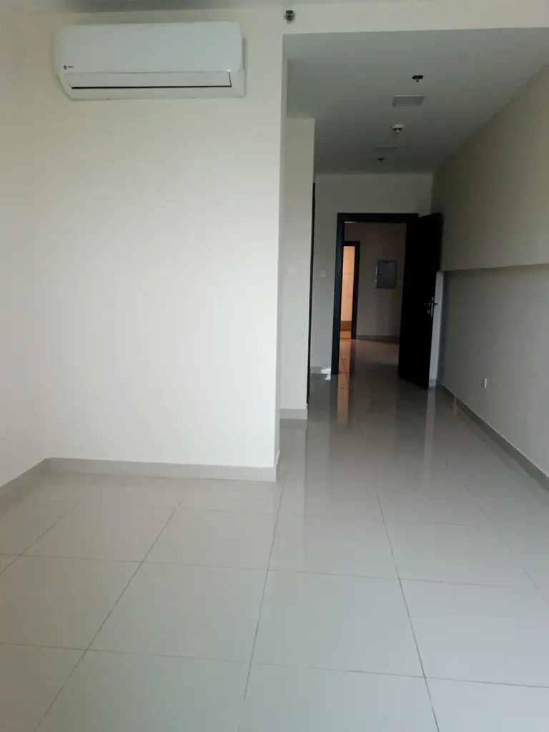 1BHK WITH FACIITIES MINA ROAD BUR DUBAI