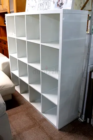 White 16-Cube Bookcase / Storage Shelf - Good Condition