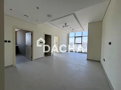 Mid Floor | Corner Unit | Closed Kitchen