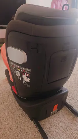 Toddler car seat with ISOFIX base and support leg