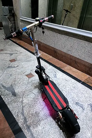 Electric scooter E10 with free charger