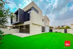 Corner 4beds + Maids I Huge Plot I Thla I Vacant