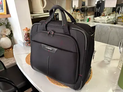 Samsonite Black padded laptop carry on bag - gently used