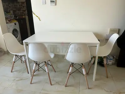 Table  4 chairs