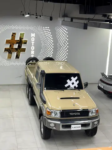 ‏ Toyota Land Cruiser 6x6