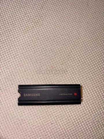 Samsung portable internal 2tb SSD - internal solid state drive (used)
