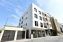 Studio Flat Available